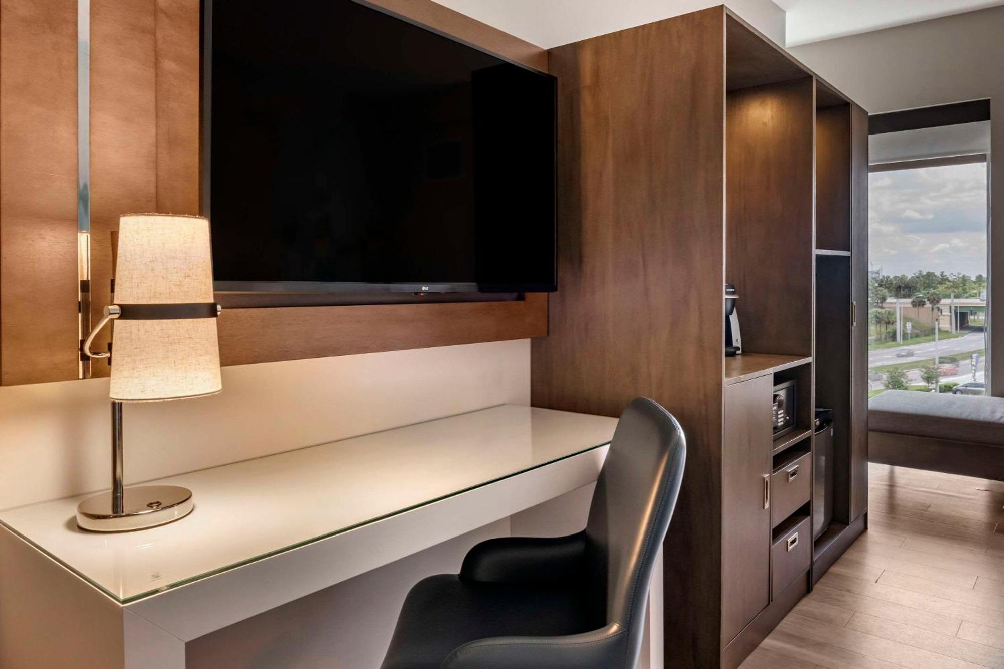 Cambria Hotel Orlando Airport Екстериор снимка