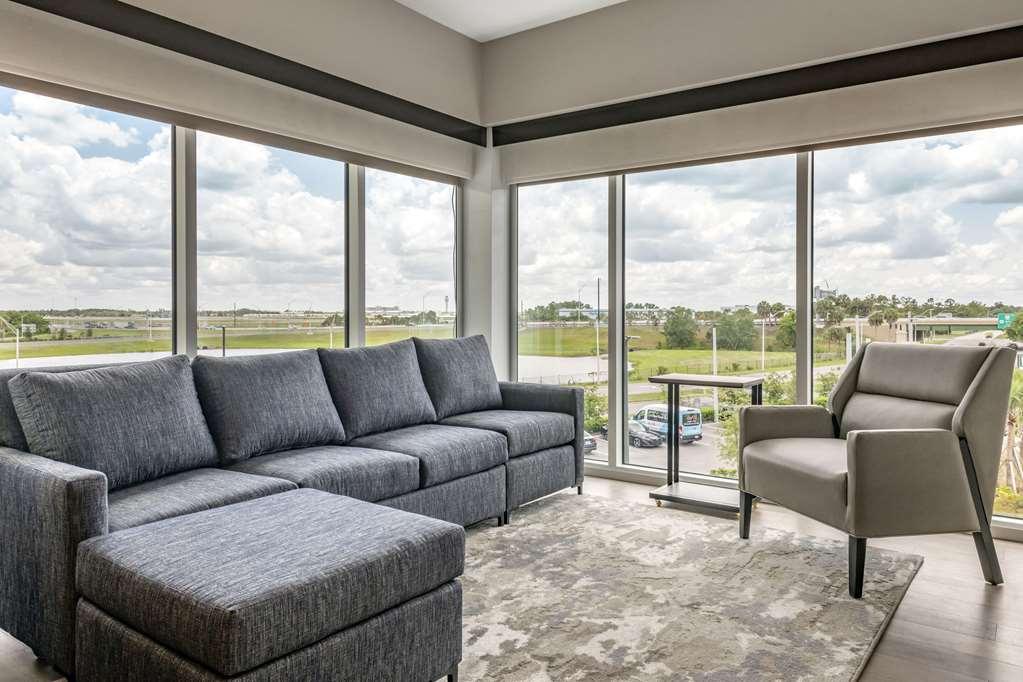 Cambria Hotel Orlando Airport Стая снимка